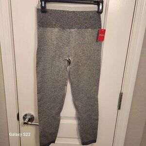 SPANX "Spacedye" Cloudy Grey Sculpt Leggings. NWT. Size Medium